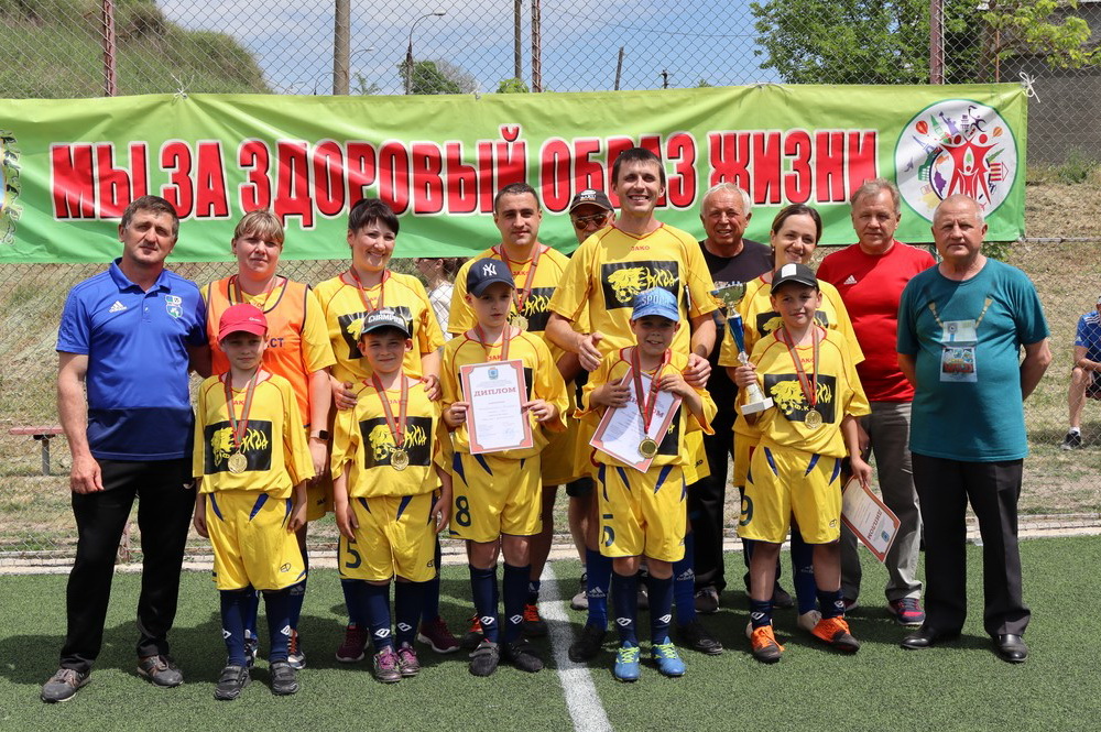 Победителем I районного фестиваля «Папа, мама, я – футбольная семья!» стала команда «Заря» из Кицкан